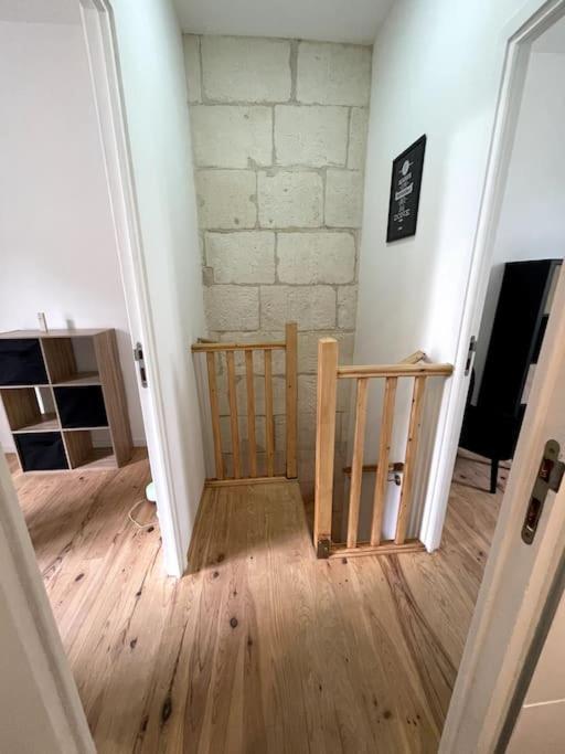 Superbe Appartement Cosy Avec Jardin Nimes Exterior foto